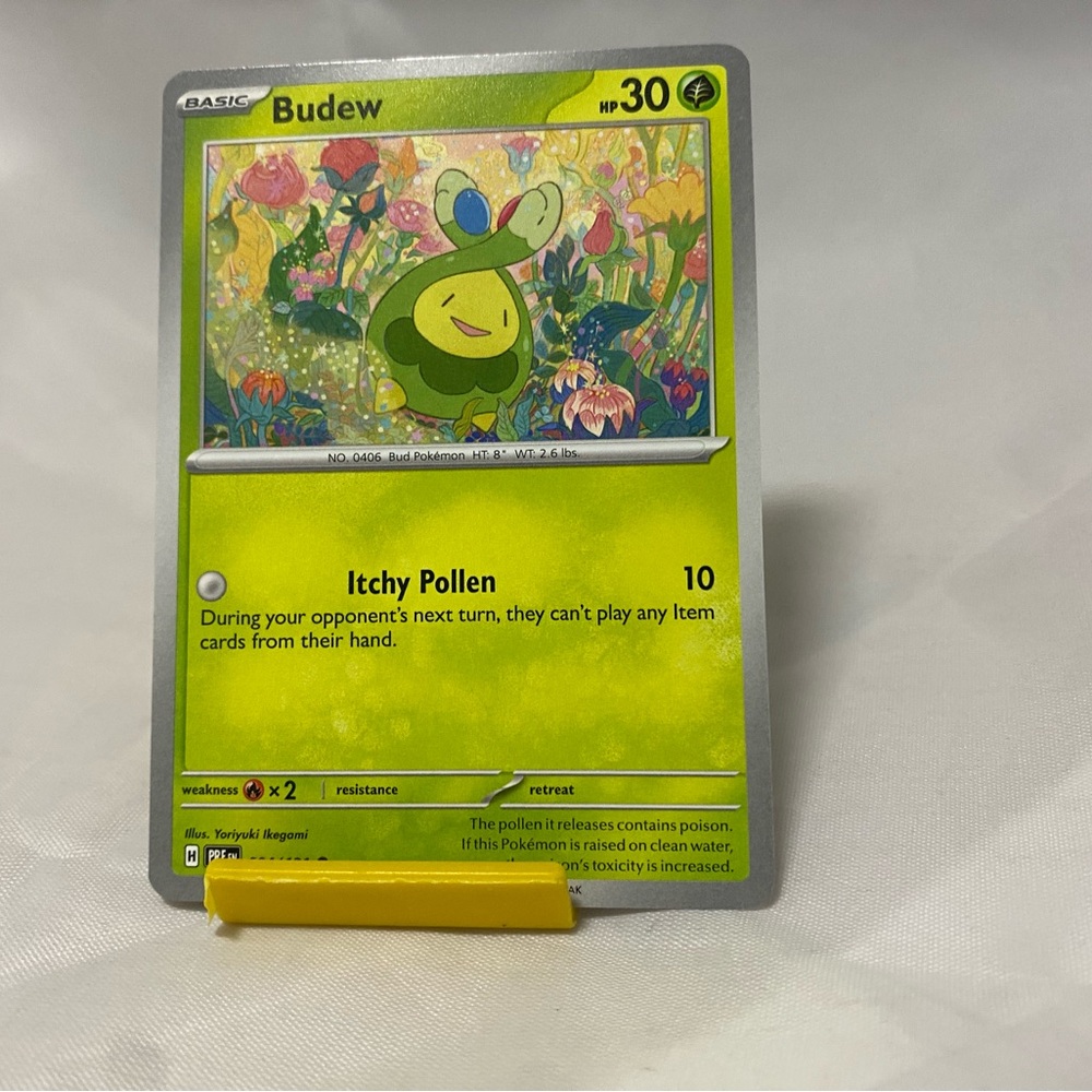 Budew 004/131 Prismatic Evolutions Pokemon Card NM